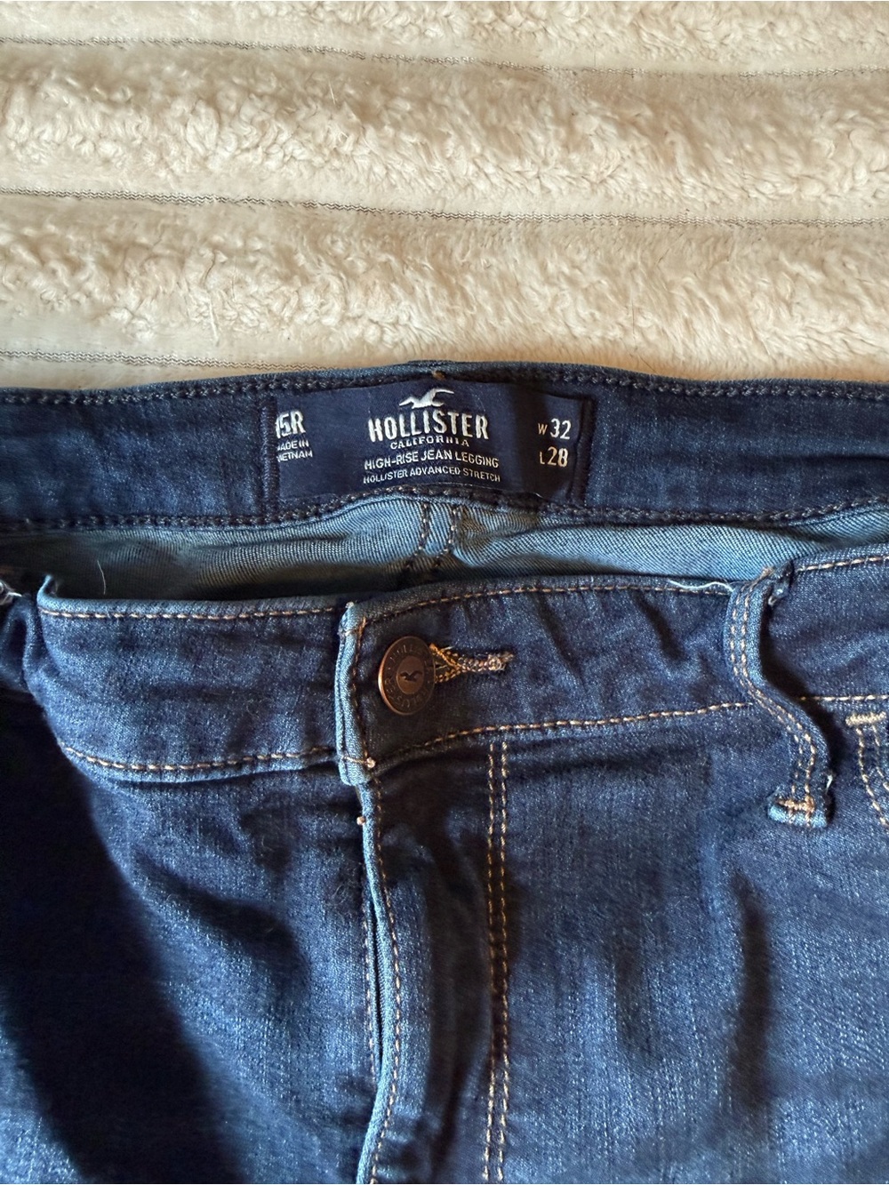 Hollister Dark Indigo Skinny Jeans - Picture 2 of 3